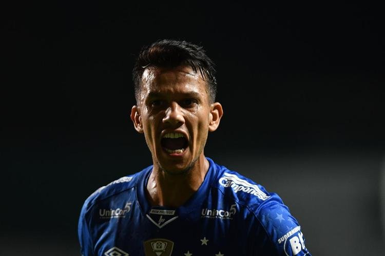 10 ttulos - Henrique (volante). Perodo: 2008 a 2011; 2013 a 2019; desde 2020. Conquistas: Campeonato Brasileiro (2013 e 2014), Copa do Brasil (2017 e 2018); Campeonato Mineiro (2008, 2009, 2011, 2014, 2018 e 2019). 
 
