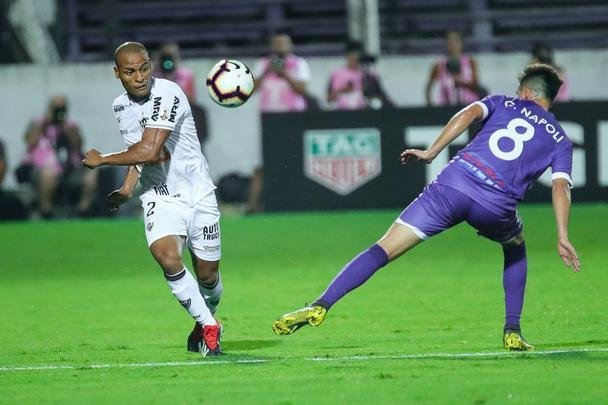 Imagens da partida entre Defensor e Atlético, em Montevidéu, pela Libertadores