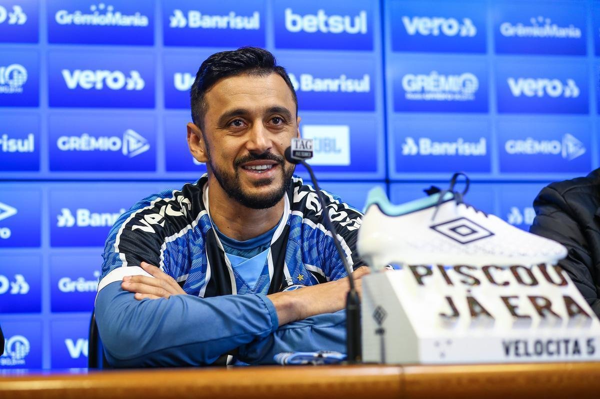 Robinho - jogou em apenas uma oportunidade pelo Cruzeiro em 2020. No dia 5 de junho, o clube alegou dificuldades financeiras e anunciou a sua dispensa juntamente com a do lateral-direito Edilson. Em agosto, transferiu-se para o Grmio, pelo qual no fez gol em 16 partidas.