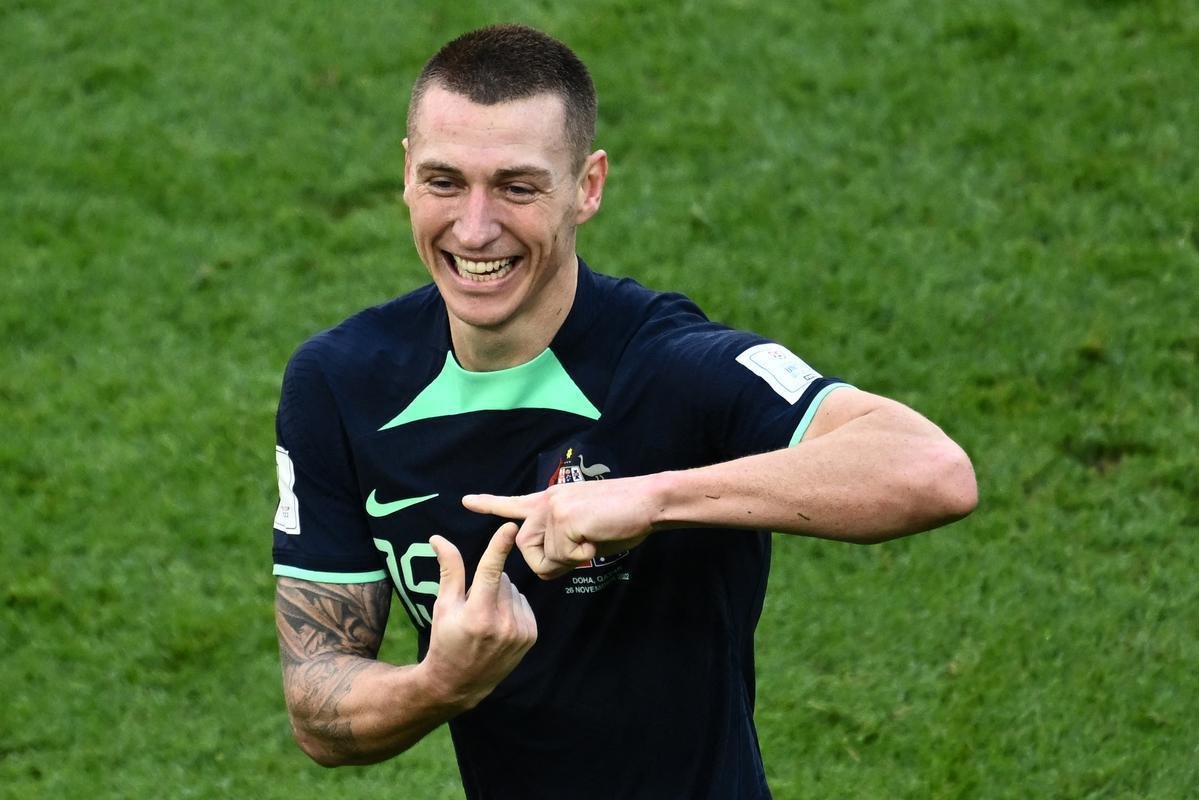 Mitchell Duke marcou o gol da Austrlia sobre a Tunsia em jogo pela segunda rodada do Grupo D da Copa do Mundo