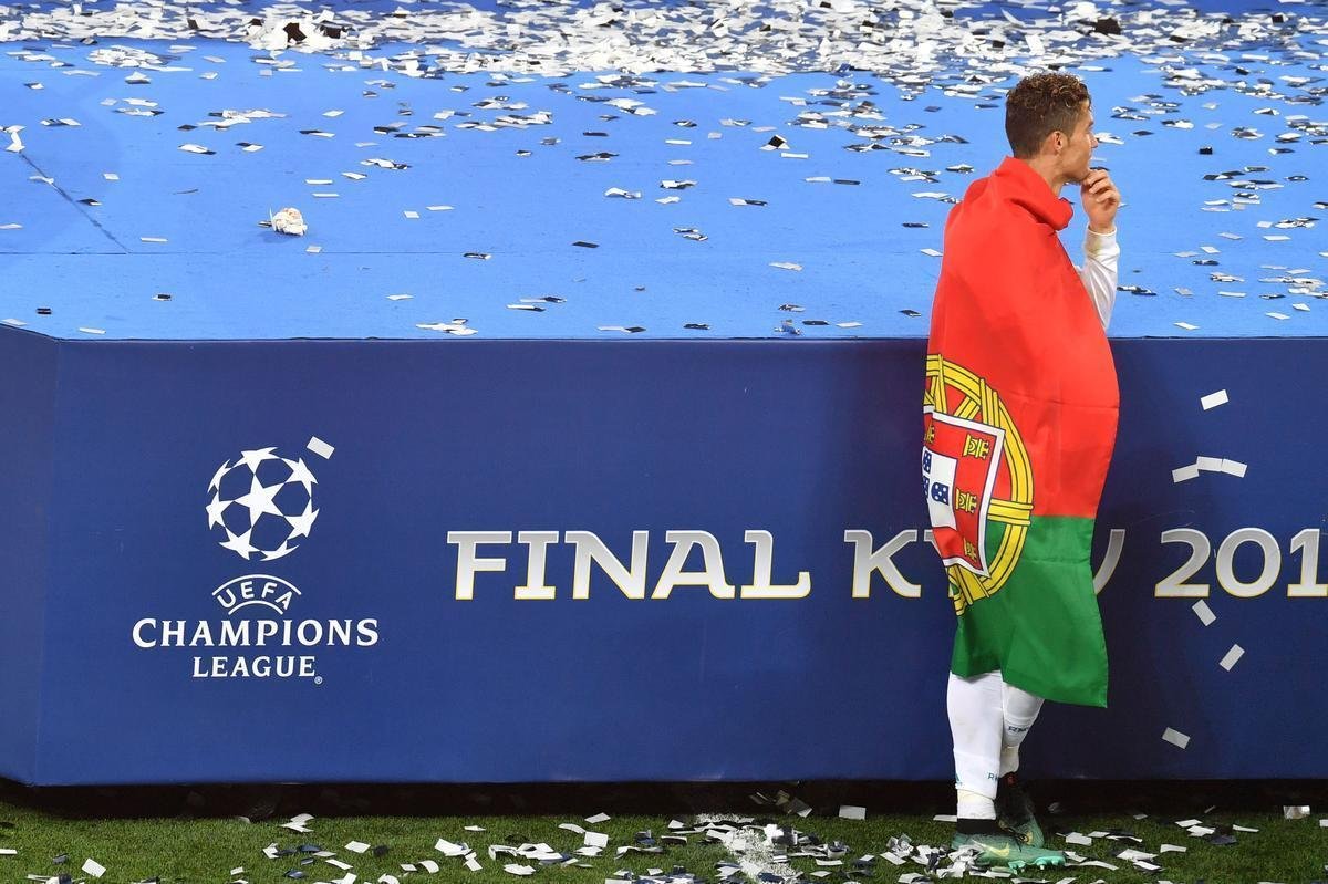 Festa do Real Madrid com a conquista da 13 Liga dos Campees, a terceira de forma seguida