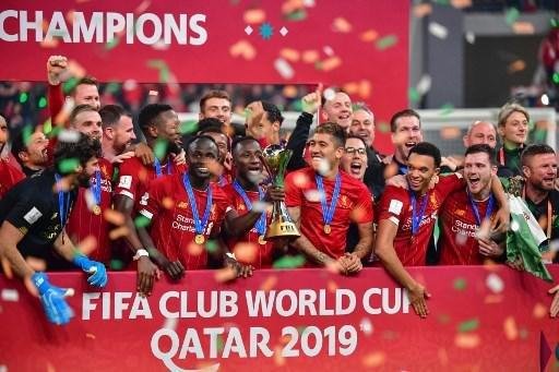 Premiao e festa do Liverpool, campeo mundial sobre o Flamengo