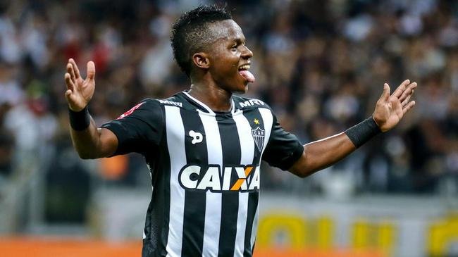 14 - Cazares - 23 gols
