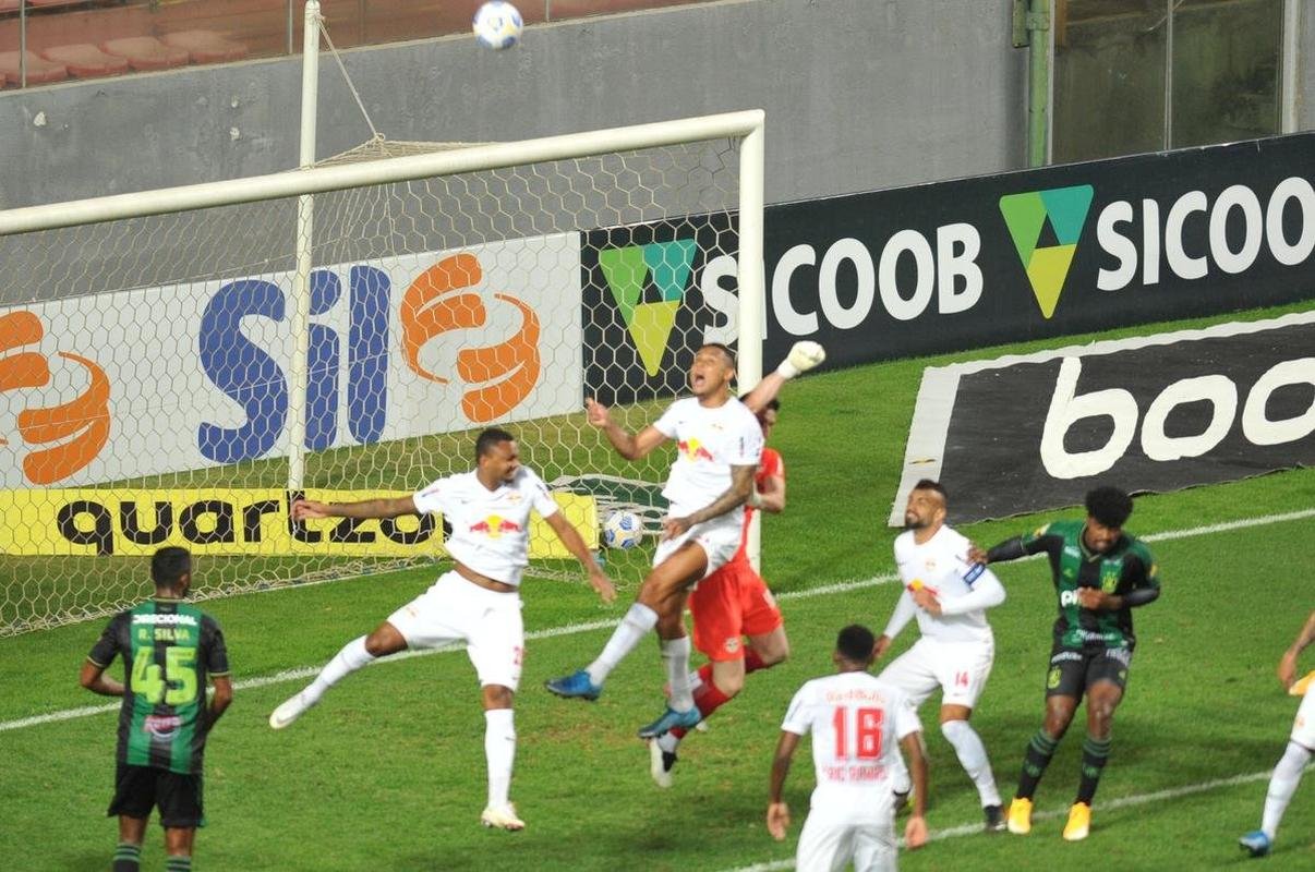 Gabriel Novaes ampliou para o Bragantino no segundo tempo e fechou o placar: 2 a 0 sobre o Amrica no Independncia