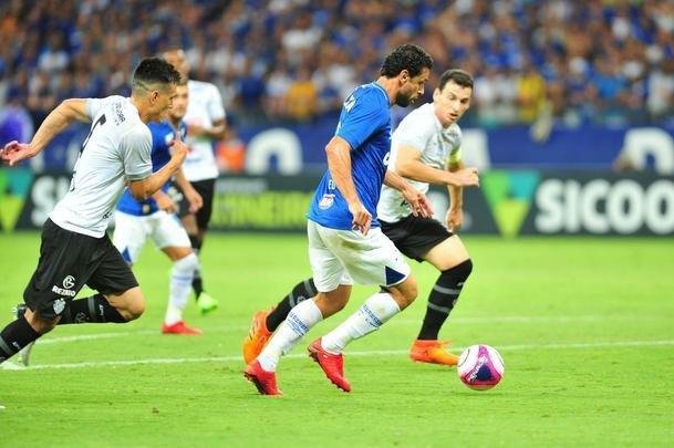 Imagens do jogo entre Cruzeiro e Tupi, no Mineiro