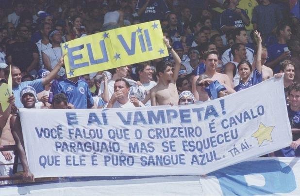 Torcida do Cruzeiro lotou Mineiro em 30 de novembro de 2003 para assistir ao duelo com o Paysandu, pela 44 rodada do Campeonato Brasileiro, que confirmaria o ttulo brasileiro e a Trplice Coroa. O pblico foi de 73.141 pagantes e gerou uma renda de R$ 827.201,00. O nmero de presentes no foi divulgado. O time celeste no decepcionou, venceu por 2 a 1, com gols de Zinho e Mota, e deu incio  festa em Belo Horizonte.