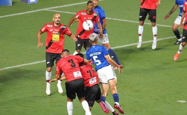 Cruzeiro precisa reforar o sistema defensivo