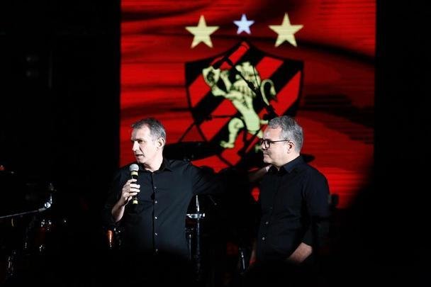 Festa de lançamento dos novos uniformes contou com a presença de jogadores e show de Paralamas de Sucesso