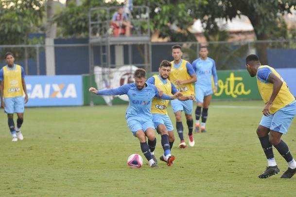 Imagens do treino do Cruzeiro nesta quarta-feira (14), antes do duelo contra o Patrocinense
