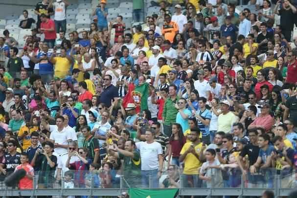 Mineiro ficou colorido nesta quarta-feira com camisas de clubes e selees em duelo da Olimpada