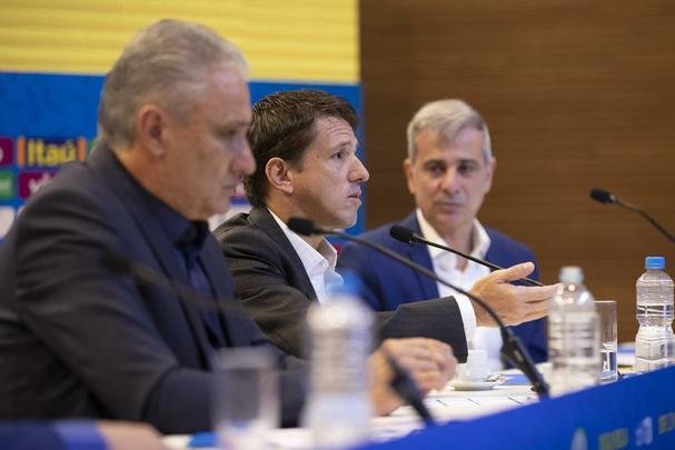 Tcnico Tite convocou a equipe nacional para jogos nos Estados Unidos, em setembro.