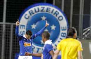 Imagens da goleada do Cruzeiro na estreia do Brasileiro
