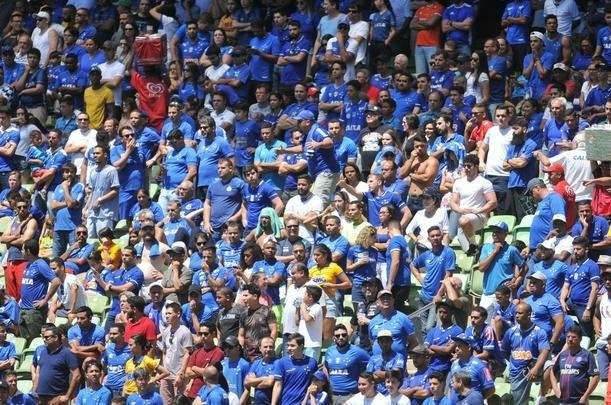 Lances da partida entre Cruzeiro e Grmio, no Independncia, pela 18 rodada do Campeonato Brasileiro