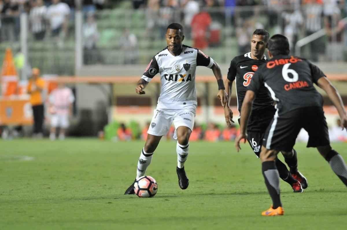 Imagens do duelo entre Atltico e Libertad-PAR, no Independncia, pela Copa Libertadores