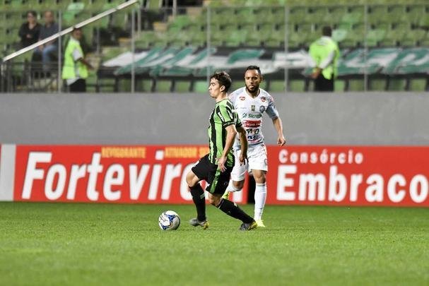 Fotos do jogo entre América e Operário