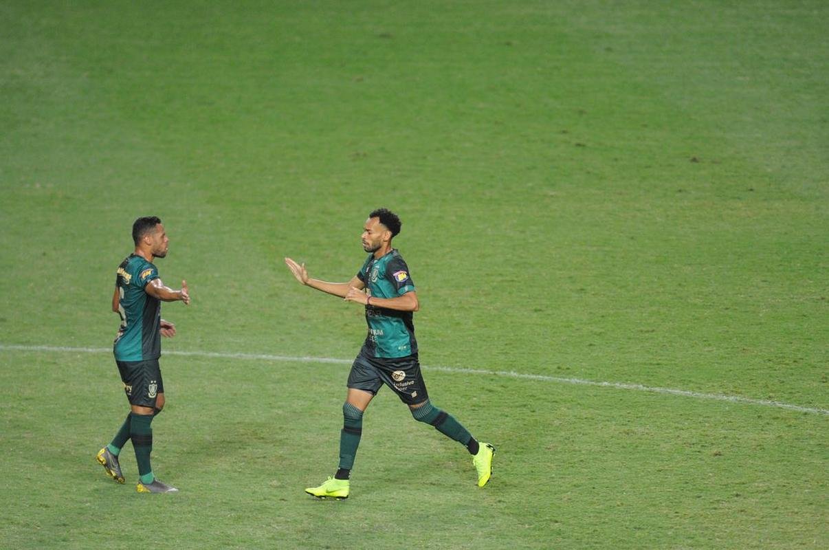 Fotos do jogo entre Amrica e Cruzeiro, no Independncia, em Belo Horizonte, pela 25 rodada da Srie B do Brasileiro