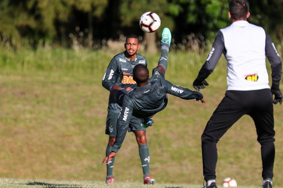 Jogadores do Atltico treinaram no CT do Danubio, em Montevidu, nesta tera-feira
