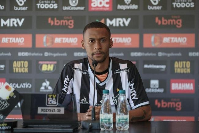 Ademir  apresentado no Atltico; veja as fotos