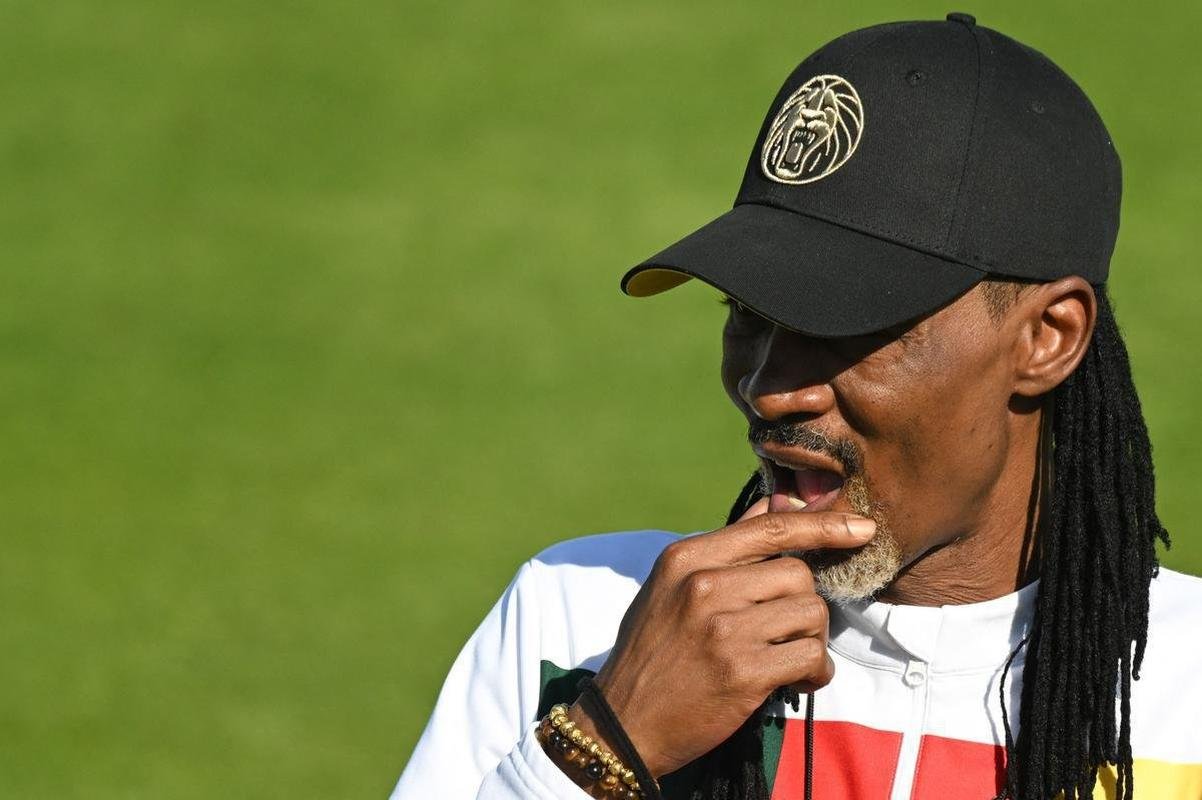 Rigobert Song (Camares) - 340 mil euros (R$ 1,8 milho)