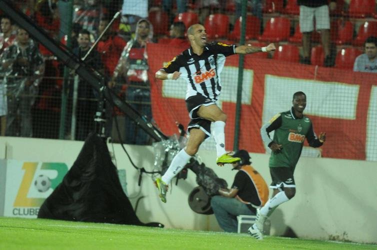Diego Tardelli - 25 gols em 2010