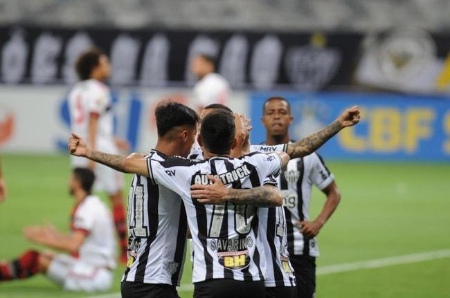 15 - Protagonismo no Brasileiro (setembro at hoje): Aps a conquista estadual, o Atltico se consolidou como um dos candidatos ao ttulo do Campeonato Brasileiro e ficou algumas rodadas na liderana a partir de setembro. O time j mostrava a 'cara' desejada por Jorge Sampaoli e, depois de trs anos sem grandes aspiraes, voltou a ser protagonista no Campeonato Brasileiro.