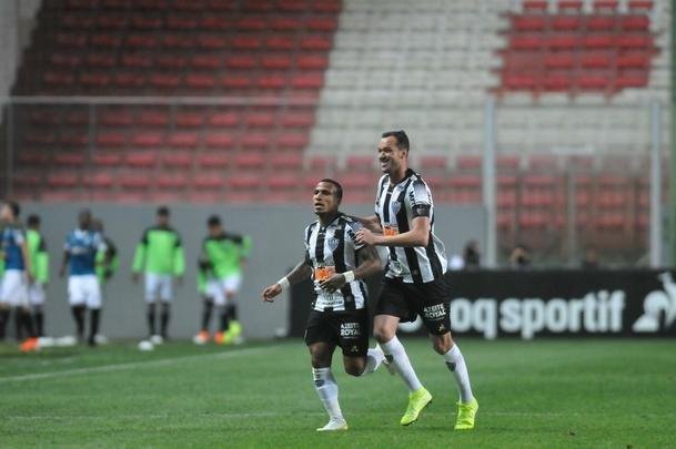 Fotos da vitria do Atltico sobre o Cear, por 2 a 1, no Independncia, com gols de Otero e Luan. Thiago Gallhardo descontou para os cearenses