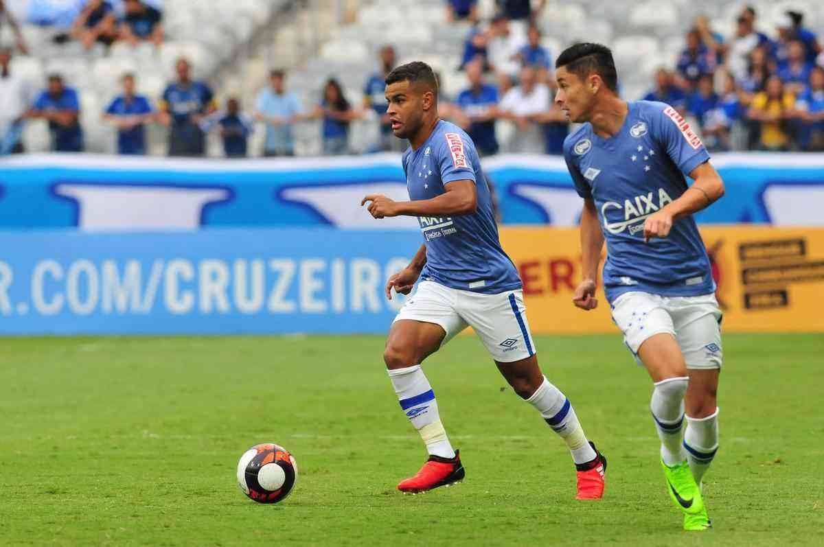 Lance de Cruzeiro x Tombense, jogo disputado no Mineiro pelo Campeonato Mineiro