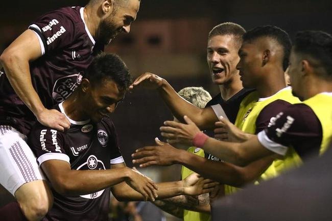 Ferroviria venceu com trs gols de Michel, dois de Welinton Torro (ex-Cruzeiro), um de Bruno Xavier, um de Tony (ex-Amrica) e um de Jhoninha