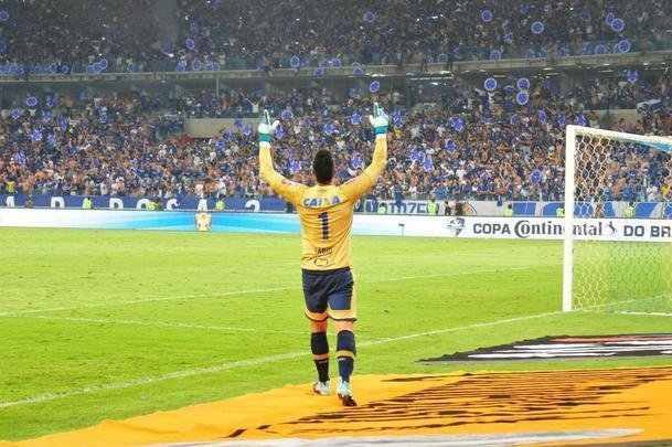 Cruzeiro 0 (5) x (3) 0 Flamengo (jogo de volta da final da Copa do Brasil de 2017) - no dia 27 de setembro, o Mineir�o recebeu 61.017 torcedores, dos quais 56.596 eram pagantes. A renda foi de R$ 7.881.058,00. Depois de empate sem gols no tempo normal, a Raposa ganhou nos p�naltis por 5 a 3 e faturou o pentacampeonato da competi��o.