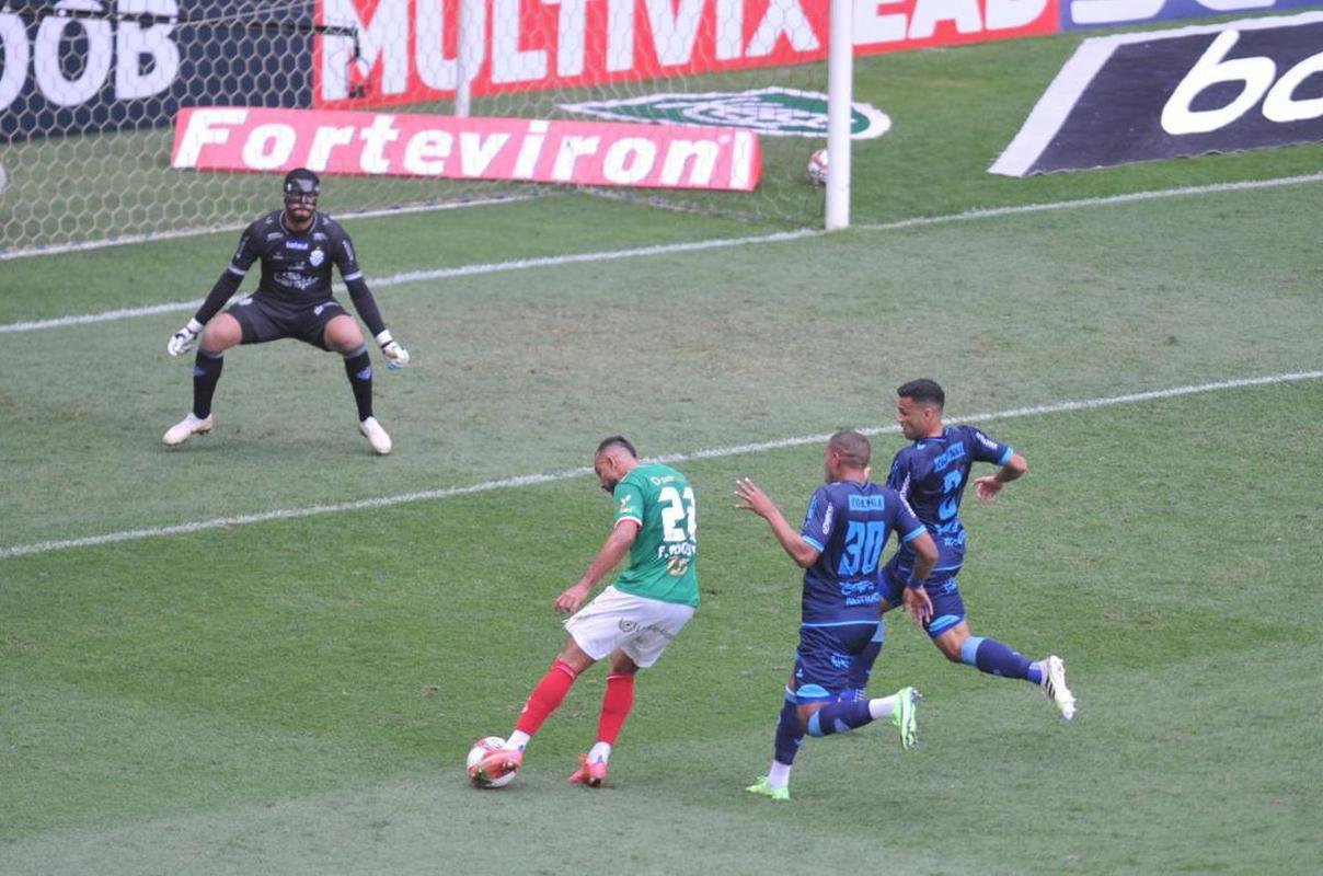 Imagens de Cruzeiro x CSA, no estdio Independncia, em Belo Horizonte, pela 2 rodada da Srie B