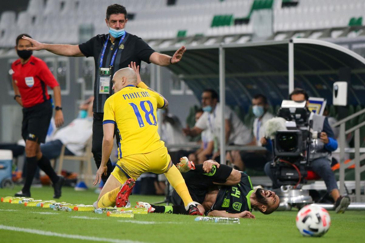 Fotos do zagueiro Maicon pelo Al Nasr, da Arbia Saudita, ltimo clube antes de 'acerto' dele com o Cruzeiro