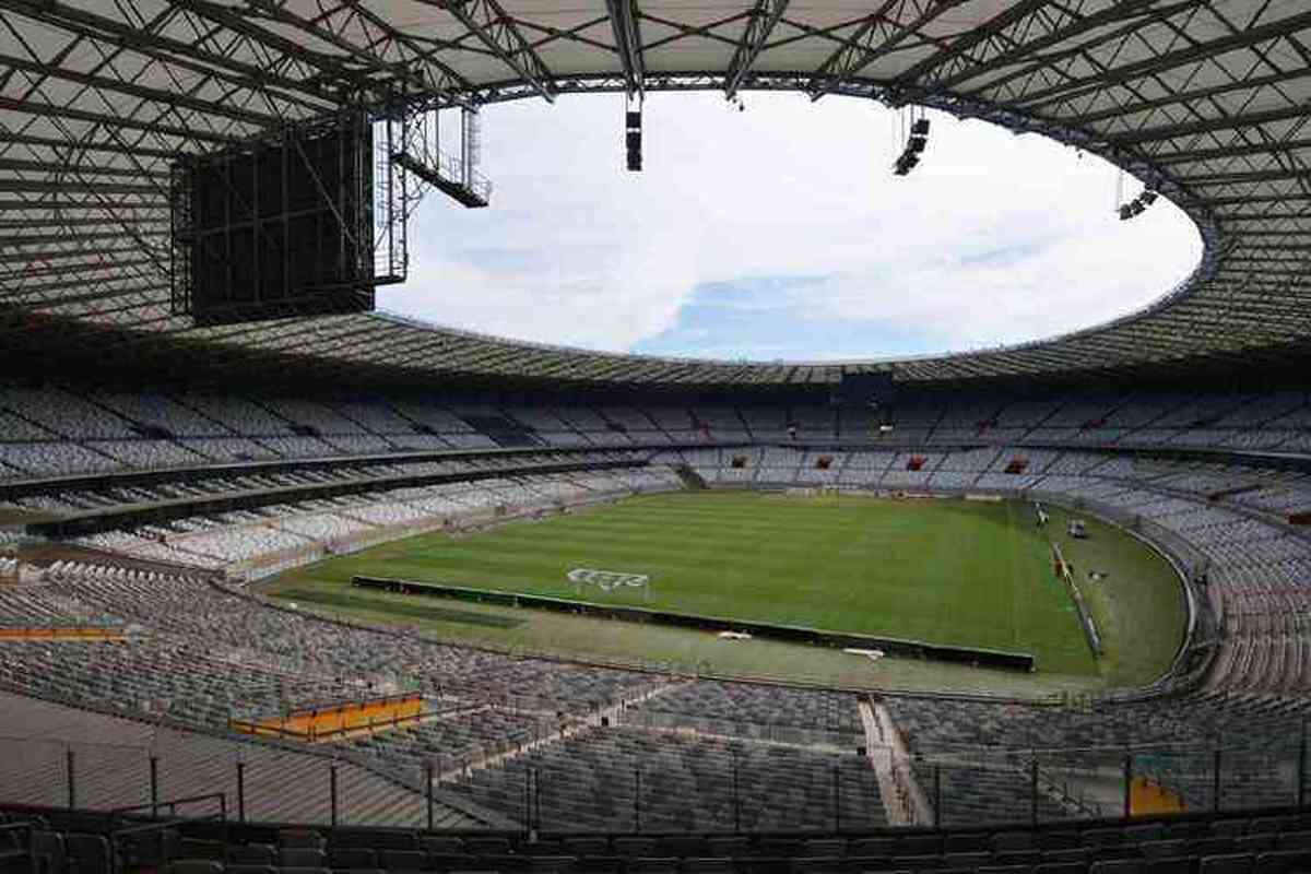 Atltico e Cruzeiro -  Estdio Governador Magalhes Pinto (Mineiro). Cidade: Belo Horizonte. Capacidade: 61.890 pessoas