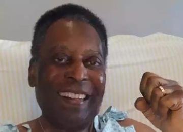 Rei do futebol passará o Natal internado no hospital, na companhia da família 