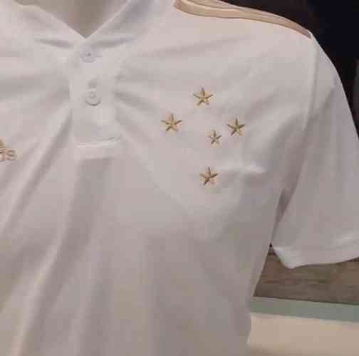 Veja fotos da nova camisa branca do Cruzeiro