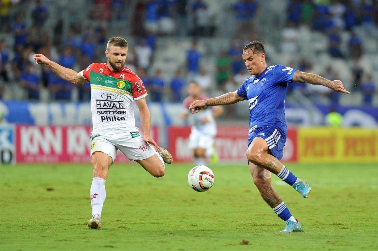 Fotos do jogo entre Cruzeiro e Brusque, no Mineiro, em Belo Horizonte, pela segunda rodada da Srie B do Campeonato Brasileiro