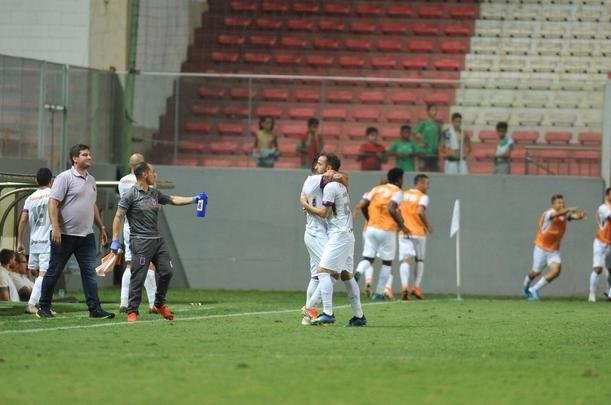 Amrica e Paran Clube se enfrentam pela 33 rodada da Srie B, no Horto