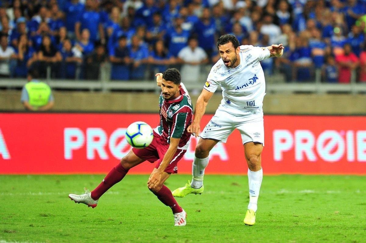 rbitro anulou gol do Cruzeiro e gerou muita revolta no Mineiro