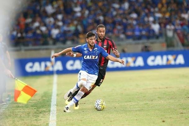 Fotos da partida entre Cruzeiro e Atltico-PR no Mineiro