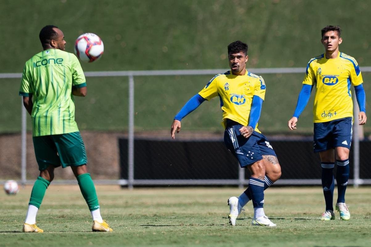 Cruzeiro empatou por 1 a 1 com o Boavista-RJ em jogo-treino realizado neste sbado (22/5), na Toca da Raposa II. Rafael Sobis marcou o gol celeste, enquanto Douglas Pedroso fez para a equipe do Rio de Janeiro.
