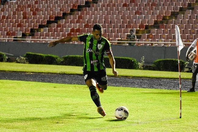 Amrica perdeu para o Uberlndia por 2 a 1