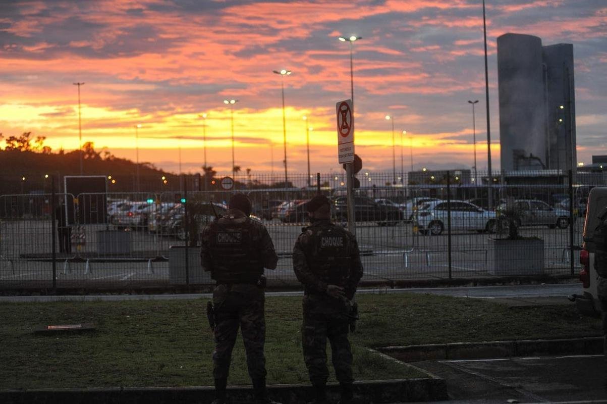 Atletas chegaram  capital mineira na manh desta quinta-feira (16)