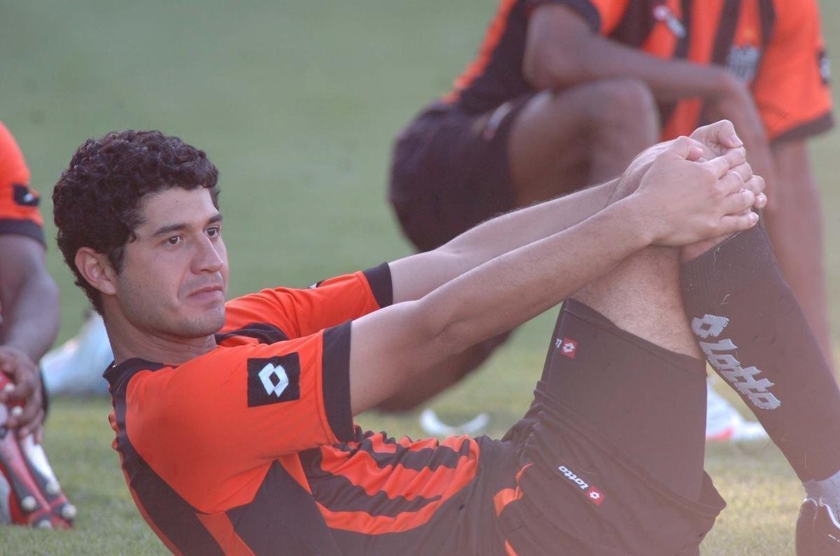 Pedro Benítez (2009 a 2010) - zagueiro paraguaio fez 14 jogos pelo Atlético e não balançou as redes