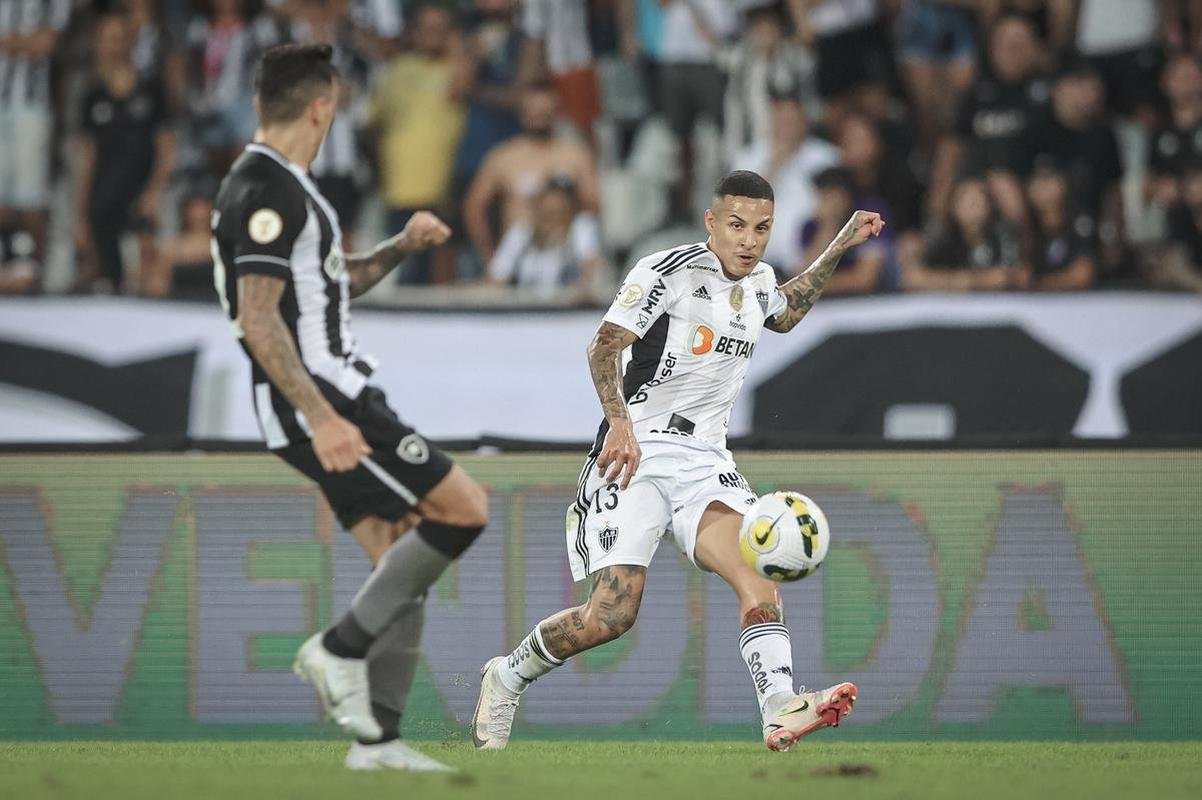 Botafogo x Atltico: veja fotos do jogo no Nilton Santos