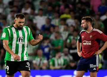 Em casa, time de Sevilha ganhou com gol de Borja Iglesias e manteve os 100% de aproveitamento, com três vitórias consecutivas