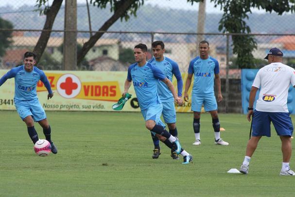 Imagens do treino do Cruzeiro nesta segunda-feira, 19 de fevereiro, na Toca da Raposa II