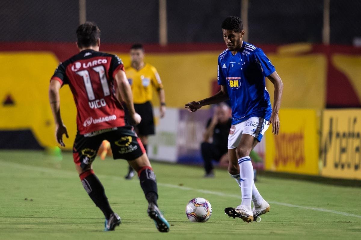 Fotos do jogo entre Vitória e Cruzeiro, no estádio Barradão, em Salvador, pela 28ª rodada da Série B