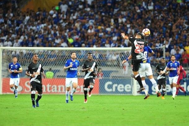 Fotos do primeiro tempo de Cruzeiro x Vasco, no Mineiro, pelo Grupo 5 da Libertadores
