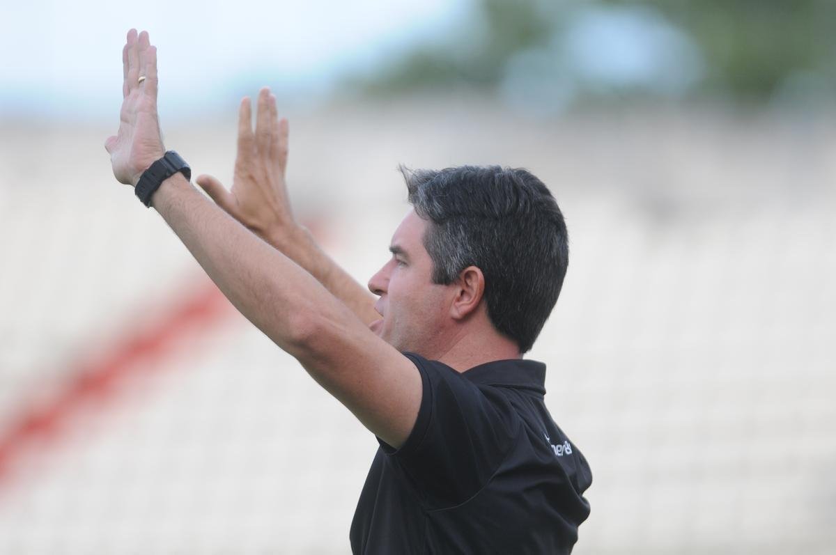 Coimbra venceu o Uberlndia por 1 a 0 e conquistou o trofu do Mdulo II do Campeonato Mineiro