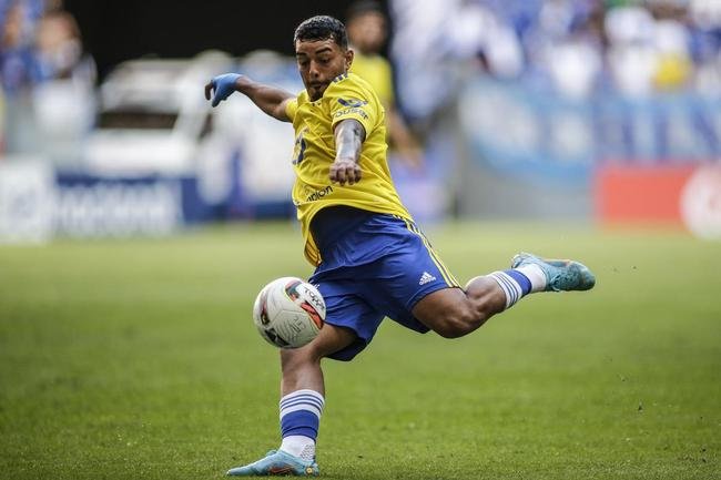 Fotos da partida entre Cruzeiro e Chapecoense, pela 24 rodada da Srie B do Campeonato Brasileiro. O jogo foi realizado neste sbado (13), no estdio Man Garrincha, em Braslia.