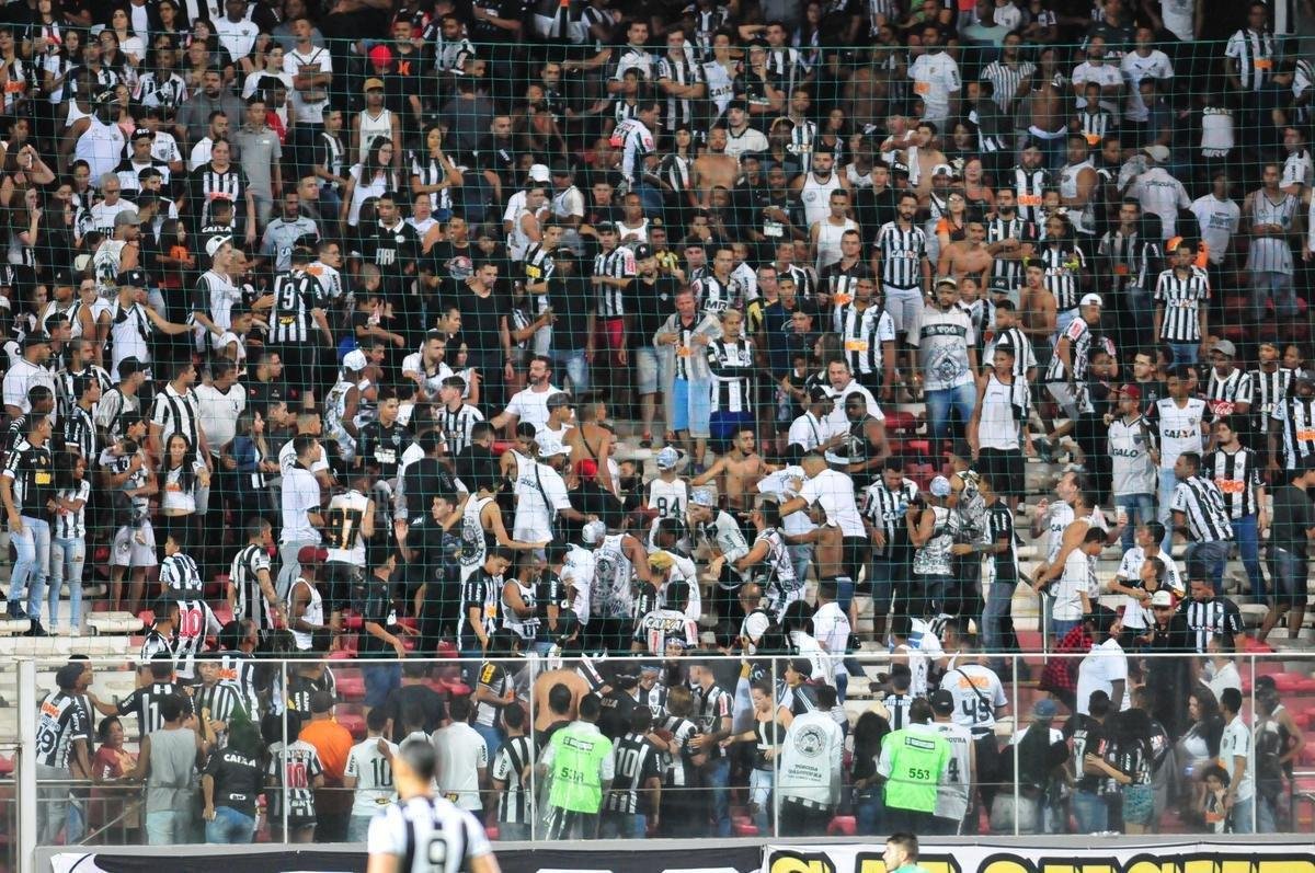 Fotos do jogo entre Atltico e Chapecoense, no Independncia, pela 29 rodada do Campeonato Brasileiro